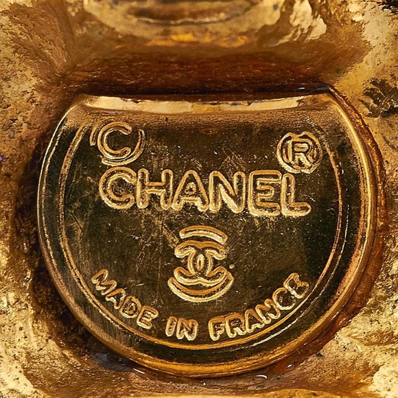 CHANEL Gold Spiral Earrings - Picture 8 of 10